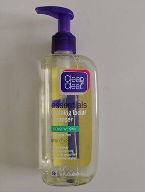 Clean & Clear Essentials Foaming Facial Cleanser Sensitive Fragrance Free 8oz